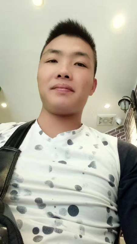 吃生蚝的小乖乖的第一张照片--钦州残疾人相亲网